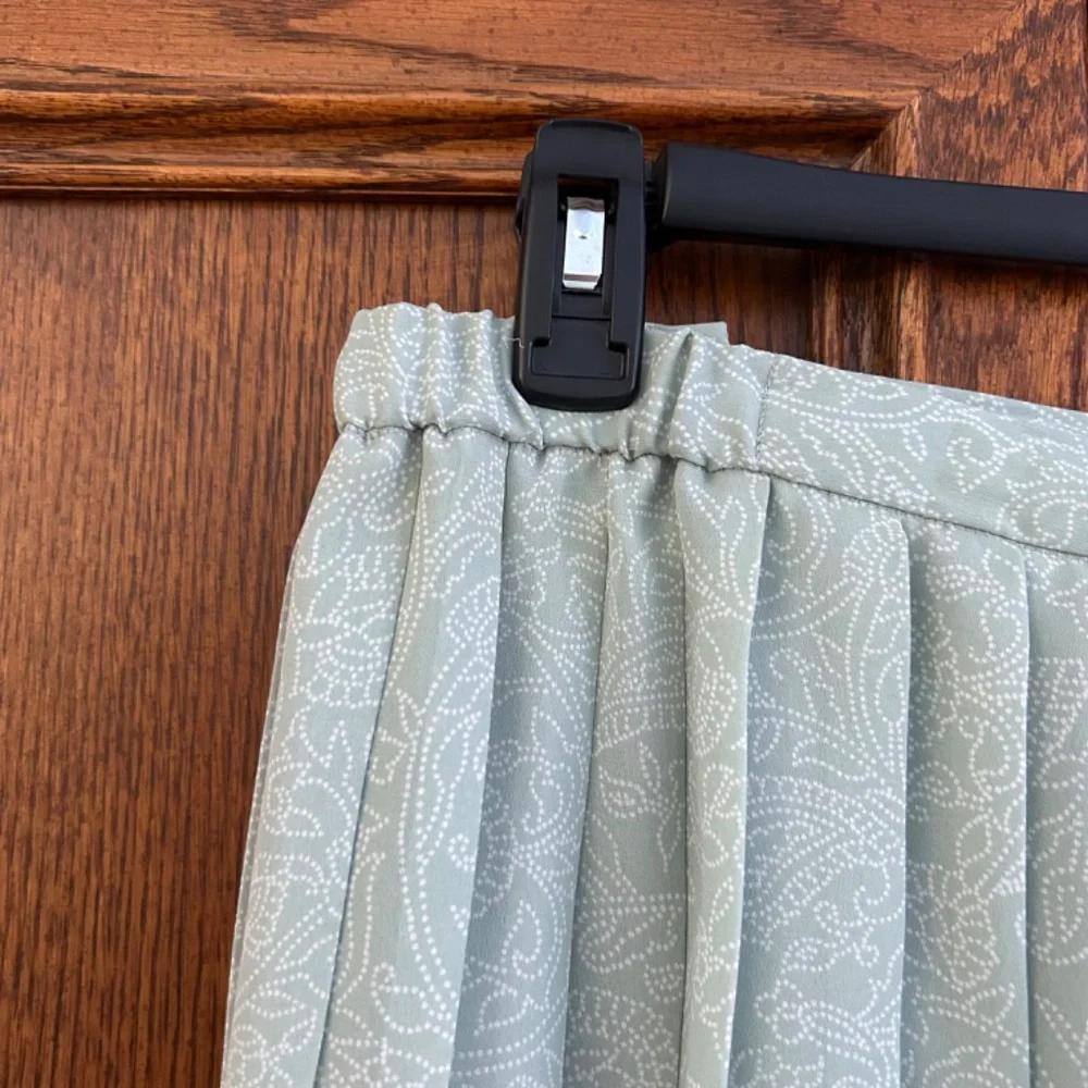 Talbot’s Pale Mint Green W/white Paisley Pattern Pleated MIDI Skirt Size 18 - Picture 9 of 10